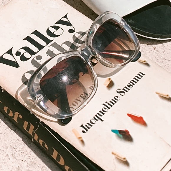 😎 Retro Style Sunglasses - Picture 1 of 4